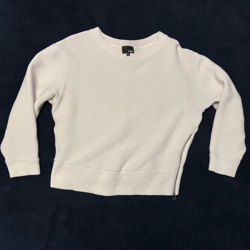 Wilfred Free White Crew Neck Sweater Medium